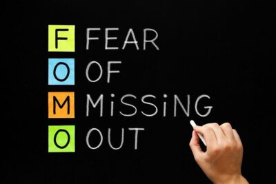 Hội chứng FOMO là gì? Làm thế nào để chế ngự FOMO? 